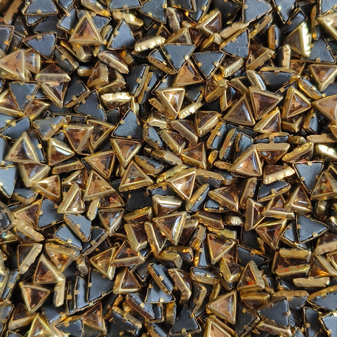 Wholesale triangle 6*6t gold