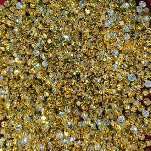 Clip stone gold base white-4 mm